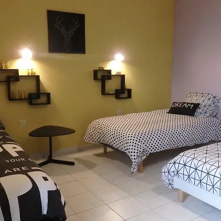 La Bonne Planque - Maison Eclusiere De La Domergue Canal Du Midi Bed & Breakfast 3*